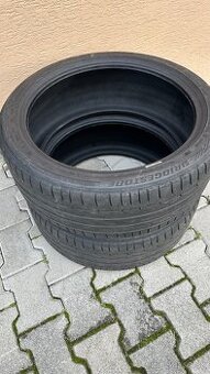 Predam dve letne pneumatiky 235/40R19 Brigestone dobry stav