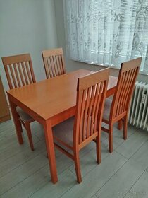 Kuchynský stôl plus 4 stoličky