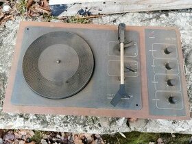 Staré drevené gramofóny