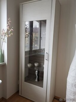 Krásna vitrína od výrobcu decodom