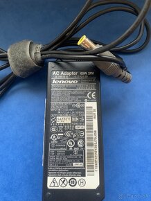 okrúhlu originálnu Lenovo nabíjačku 65W