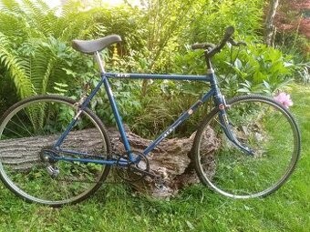Predam cestny bicykel Eska