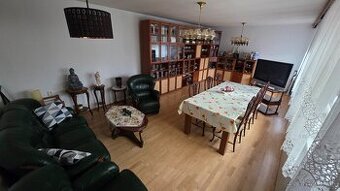 Priestranný rodinný dom s garážou, Senica