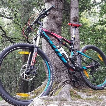 Dámsky trialovy bicykel