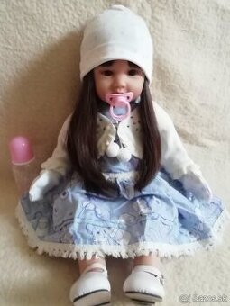 Realistická bábika s výbavičkou