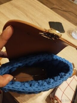 Háčkovaná kabelka