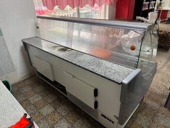 Predam chladiacu vitrínu Juka