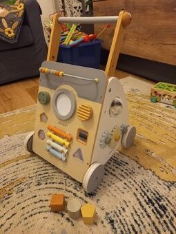 Drevene choditko s aktivitami, Janod