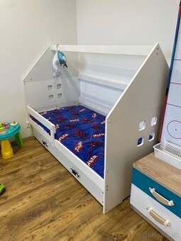 Domčeková posteľ s matracom