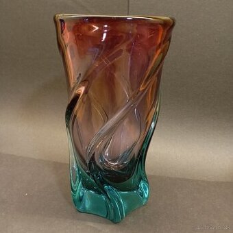 Československá váza – hutné sommerso sklo (60.–70. roky)