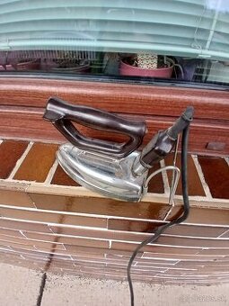 Predam retro žehličku.