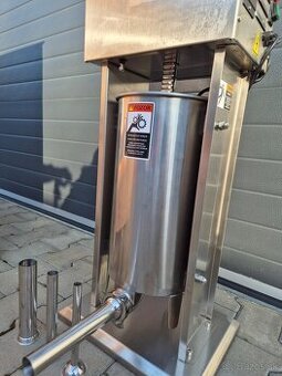 ELEKTRICKÁ PLNIČKA KLOBÁS 10 L SILNÁ PROFI