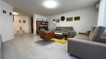 Na predaj: Elegantný 3-izbový byt v centre kúpeľného mesta P