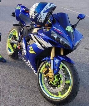 Yamaha R1