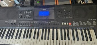 Yamaha psr e453