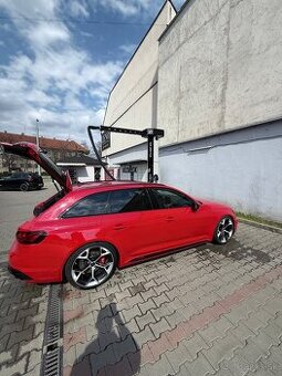 Audi RS4 competition+ 2024