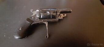 Prodám tento   zbraň   starozitni