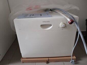 Umyvačka riadu stolová Elektrolux