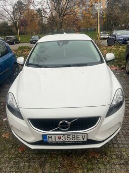 Predám Volvo v40 ročník 2017