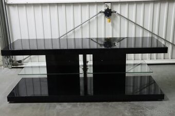 TV stolík a komody v zachovalom stave