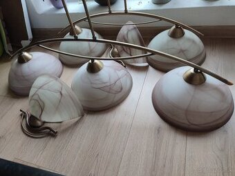 Lustre a nástenné lampy