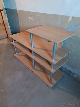 Policova stena pod televízor satelit atd