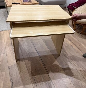 Darujem používaný písací stôl