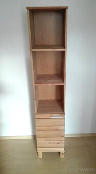 drevená skrinka /regál