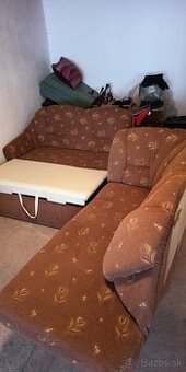 Rohový rozkladací gauč