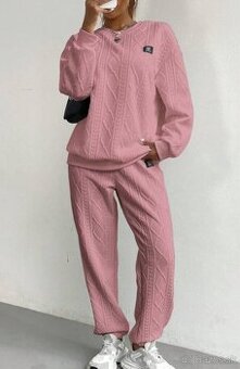 Nová Ružová tepláková súprava