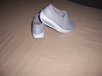 Dámske tenisky č.4/37