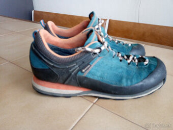 Panska kozena trekingova Gore-Texova obuv MEINDL.