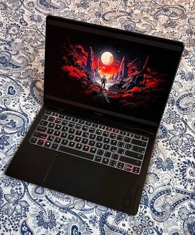 HP OMEN Transcend 14 (OLED displej, RTX 4060 GPU, 2 TB SSD)
