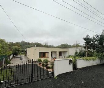 ZÁVADA (VK) - 4-i bungalov 135 m2 BAZÉN,ALTÁNOK,GARÁŽ
