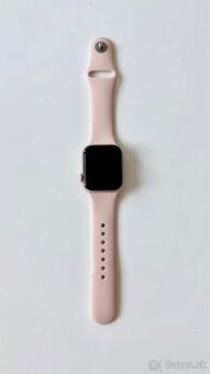 Predám hodinky iWatch 6 aj s náhradnými remienkami