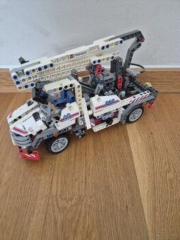 Lego technic Bucket Truck 8071
