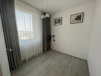 2,5 izbový byt, s garážovým státim a veľkou pivnicou City Pa