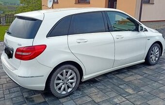 Predám Mercedes Benz B 180, r.v. 2012
