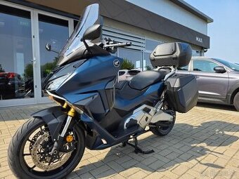 Honda Forza 750