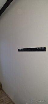 Predám ležadlo 75 x 180 + Televízor LG 105cm 60 euro