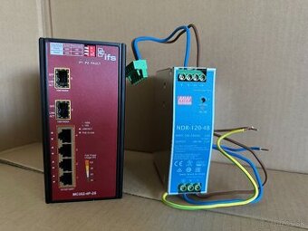 Interlogix MC352-4P-2S s napájacím zdrojom