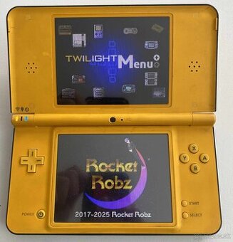 Nintendo DSi LL Yellow + 64gb