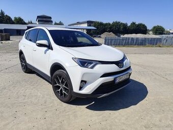 Toyota RAV4 2.0 diesel 105kw, ročník 2017