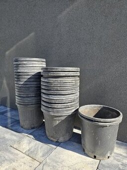 Sede plastove kochliky kvetinace 31 ks