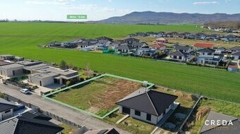 CREDA | predaj stavebný pozemok so stavebým povolením a IS, 