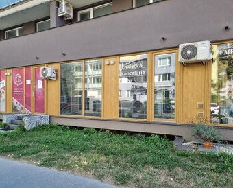 Nebytový priestor 46,6 m2 pri OC Galéria + garážové státia