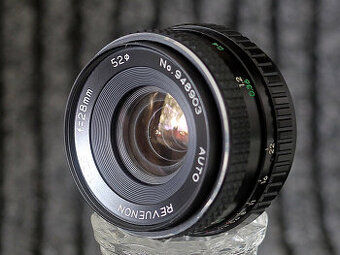 Auto Revuenon 28mm / F2,8 / M42 / Japan