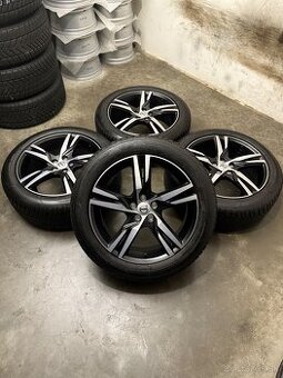 Zimná sada Volvo XC40 - 5x108 R19 , 235/50/19 Goodyear