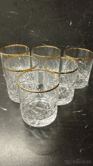 Pohár na whisky so zlatým lemom