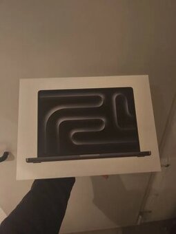 MacBook Pro M5 14,2 palce 16 GB RAM 512 SSD NOVÝ